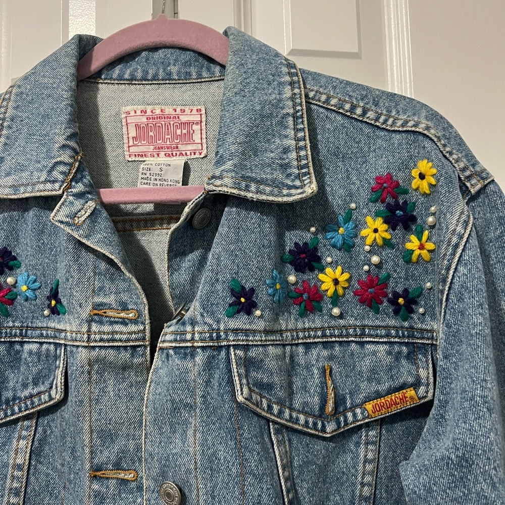 VTG 90’s Floral Embroidered Jordache Jean Jacket (Size S) - Picture 5 of 5